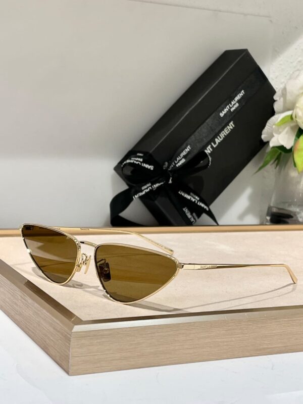 Ysl Cat Eye Sunglasses - Image 2