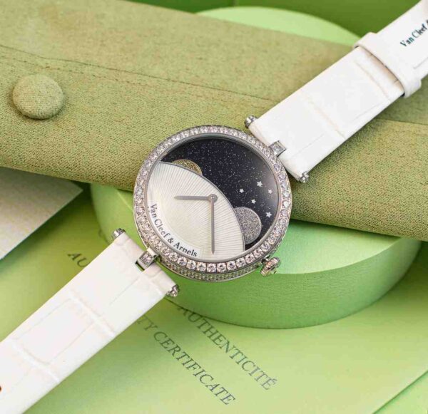 Van Cleef & Arpels Day and Night Watch