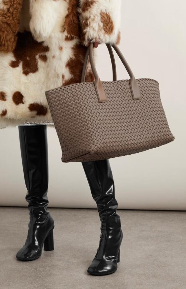 Woman Bottega Veneta Cabat - Image 4