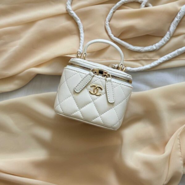 Chanel Mini Vanity clutch - Image 4