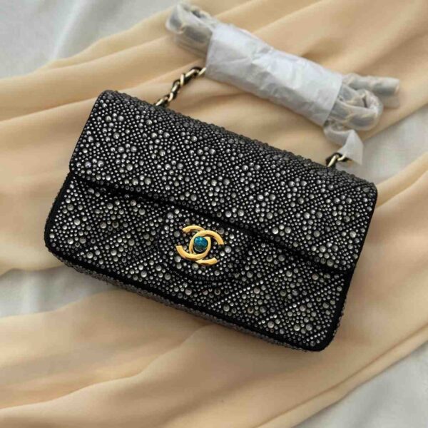 Chanel CC Series Diamond Chain Crossbody Bag - Image 3