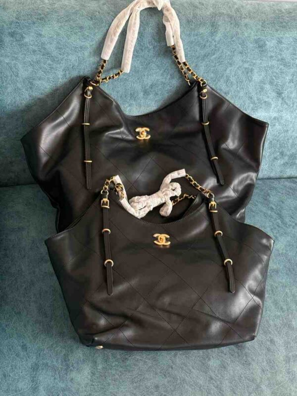 Chanel 25S Tote