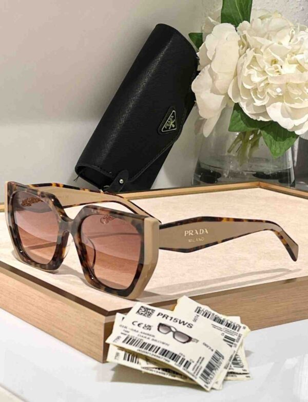 Prada PR 15WS 01R0A6