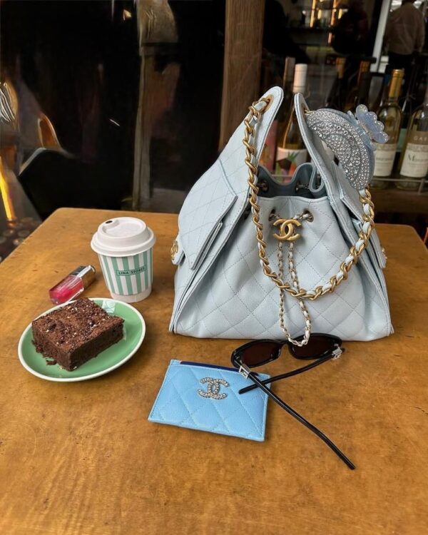 Chanel 25 handbag, Grained calfskin - Image 8