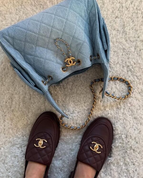 Chanel 25 handbag, Grained calfskin