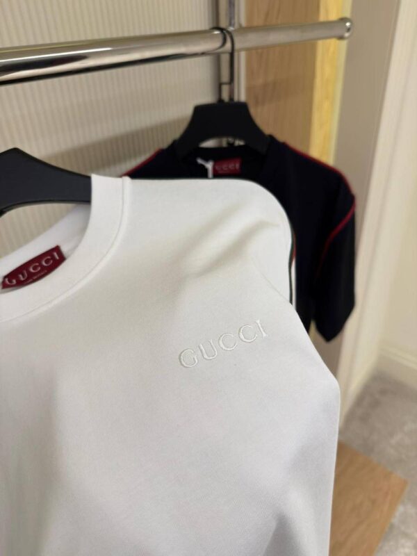 Gucci Tshirt For MEN - Image 3